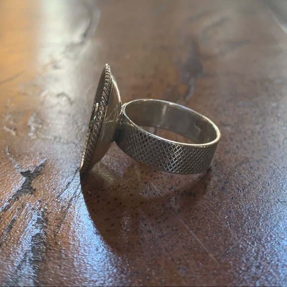 Ring - Picture 3 of 5